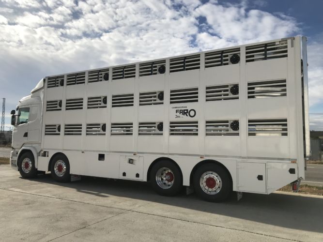 Carroceria 4 ejes para porcino
